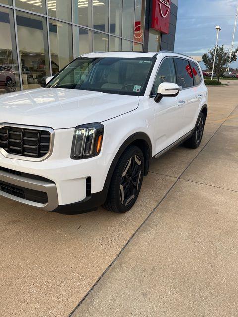 used 2023 Kia Telluride car, priced at $38,755