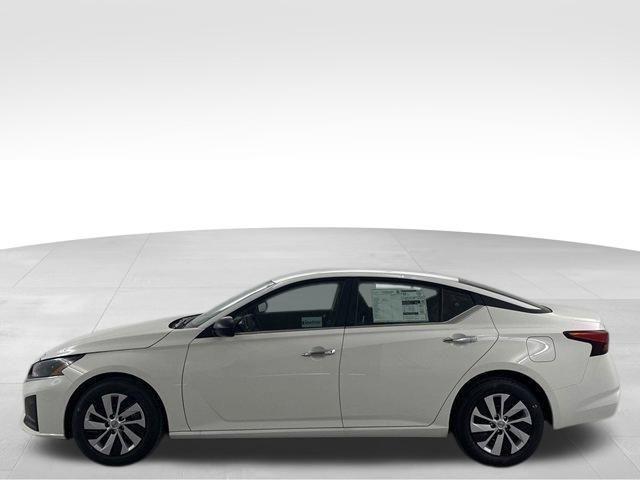 new 2025 Nissan Altima car, priced at $24,995