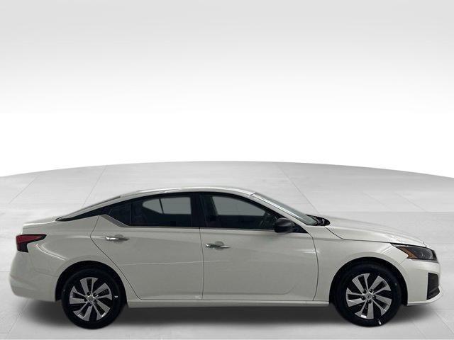 new 2025 Nissan Altima car, priced at $24,995