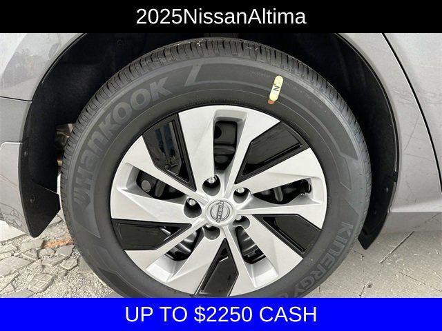 new 2025 Nissan Altima car, priced at $25,695