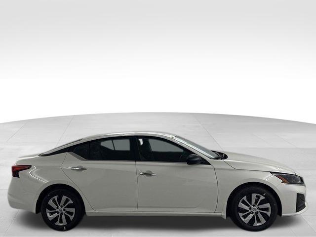 new 2025 Nissan Altima car, priced at $24,995