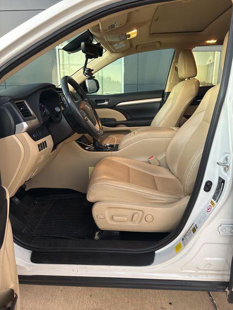 used 2019 Toyota Highlander car, priced at $20,995