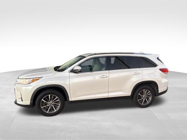 used 2019 Toyota Highlander car, priced at $20,995