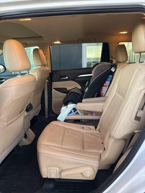 used 2019 Toyota Highlander car, priced at $20,995