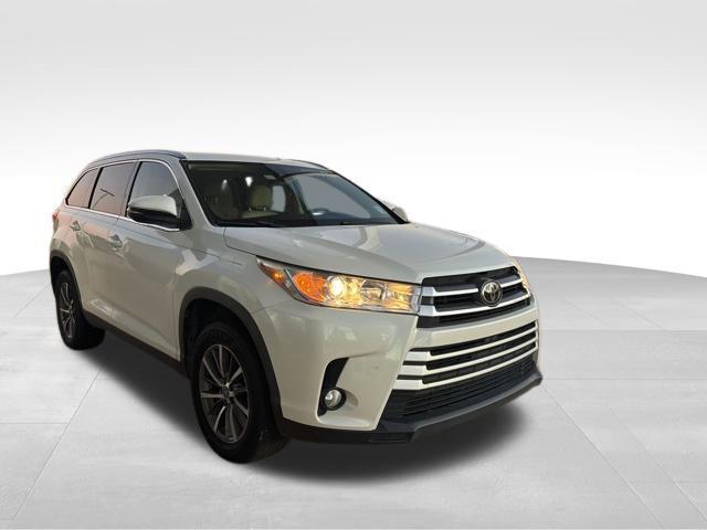 used 2019 Toyota Highlander car, priced at $20,995
