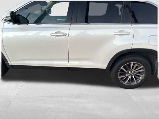 used 2019 Toyota Highlander car, priced at $20,995
