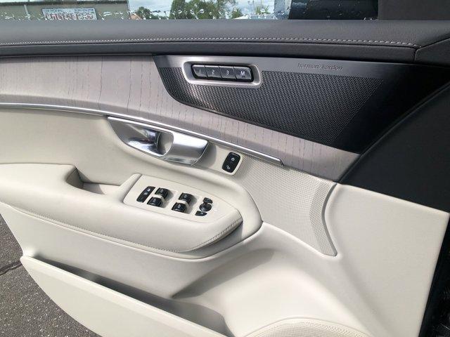 new 2026 Volvo XC90 Plug-In Hybrid car, priced at $85,625