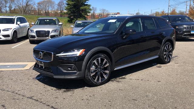 new 2024 Volvo V60 Cross Country car, priced at $56,725