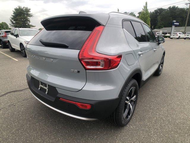 new 2025 Volvo XC40 car, priced at $43,765