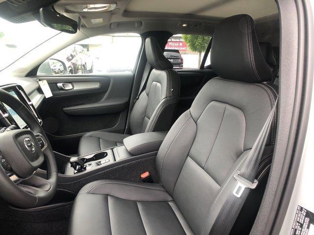 new 2025 Volvo XC40 car, priced at $43,765