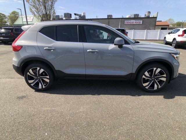 new 2025 Volvo XC40 car, priced at $50,015
