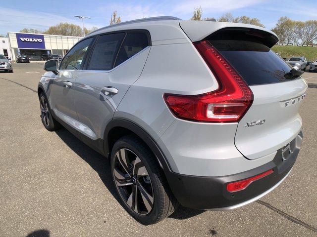 new 2025 Volvo XC40 car, priced at $50,015