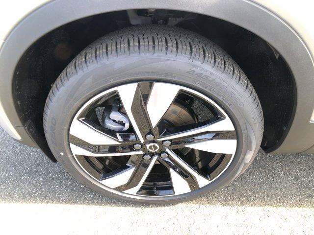 new 2025 Volvo XC40 car, priced at $50,595
