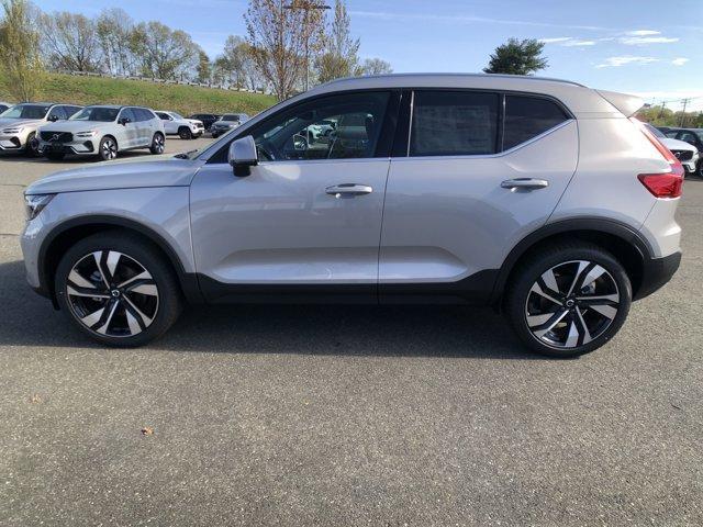new 2025 Volvo XC40 car, priced at $50,595