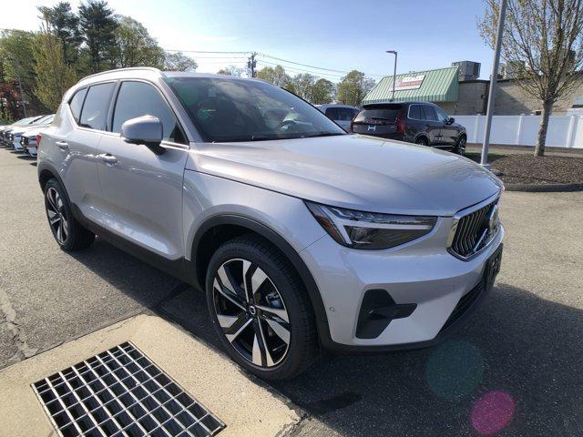 new 2025 Volvo XC40 car, priced at $50,595