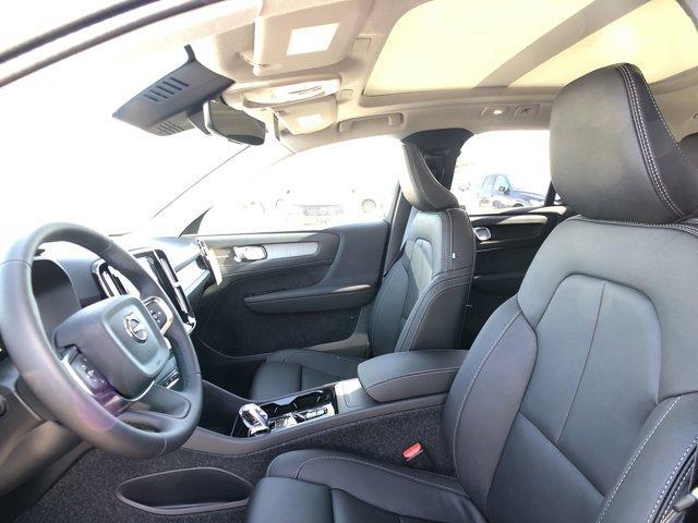 new 2025 Volvo XC40 car, priced at $50,595