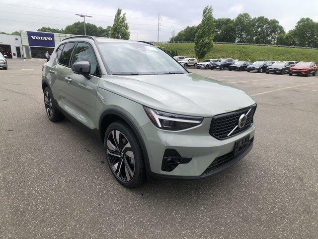 new 2025 Volvo XC40 car, priced at $48,560