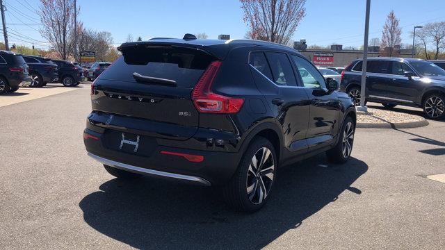 new 2024 Volvo XC40 car, priced at $45,885