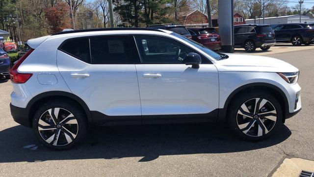 new 2024 Volvo XC40 car, priced at $47,180