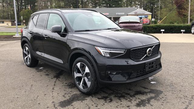 new 2024 Volvo XC40 car, priced at $43,480