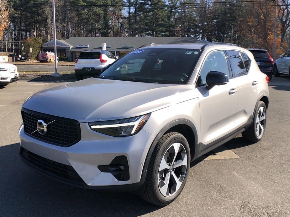 used 2024 Volvo XC40 car, priced at $37,900