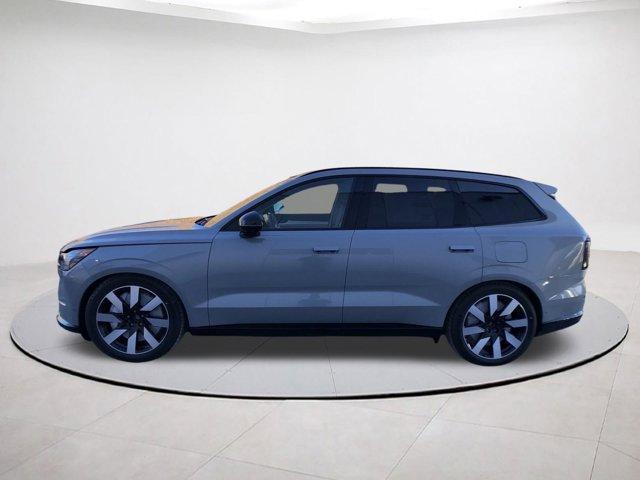 new 2025 Volvo EX90 car, priced at $85,640