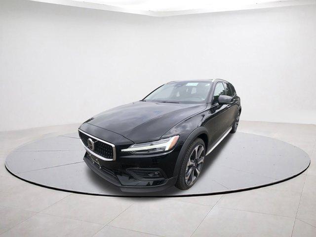 new 2025 Volvo V60 Cross Country car, priced at $60,725