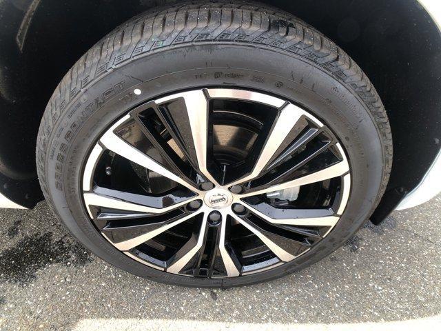 new 2025 Volvo XC60 car, priced at $55,335