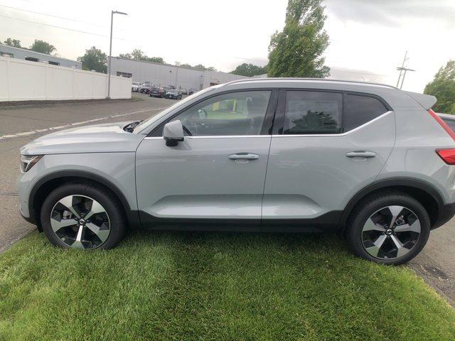 new 2025 Volvo XC40 car, priced at $47,085