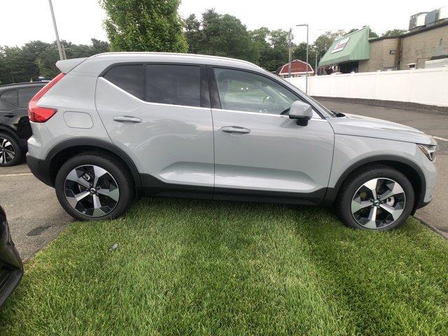 new 2025 Volvo XC40 car, priced at $47,085
