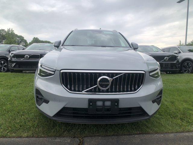 new 2025 Volvo XC40 car, priced at $47,085
