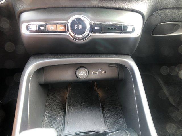 new 2025 Volvo XC40 car, priced at $46,015