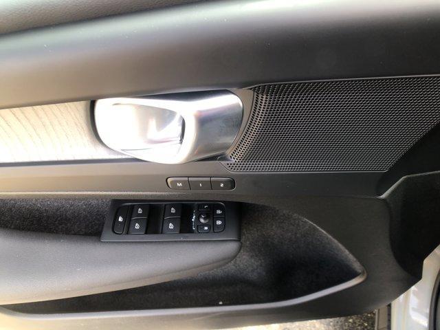 new 2025 Volvo XC40 car, priced at $46,015