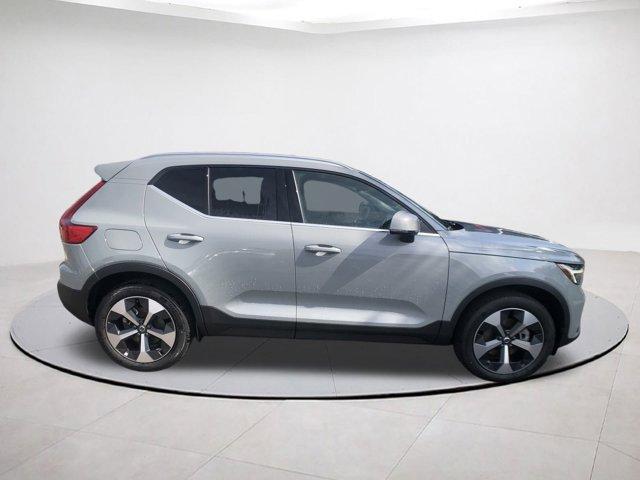 new 2025 Volvo XC40 car, priced at $46,015