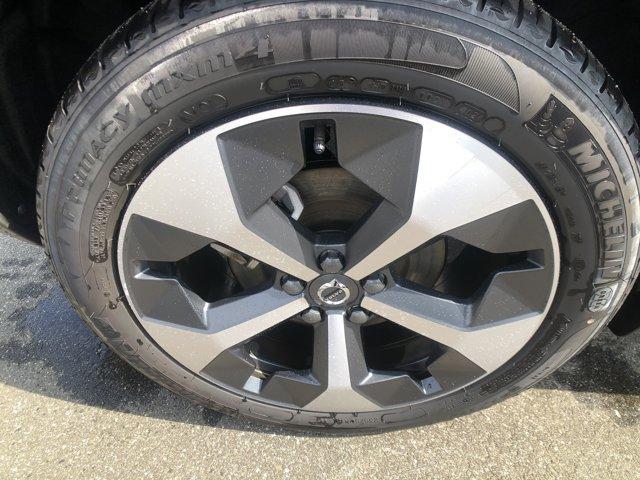 new 2025 Volvo XC40 car, priced at $46,015