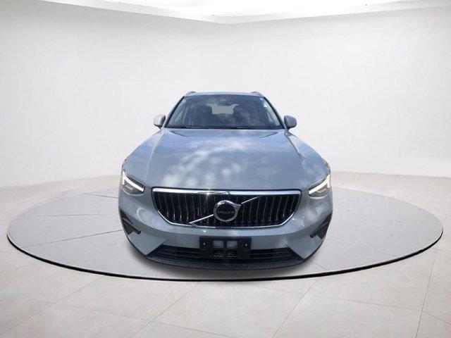 new 2025 Volvo XC40 car, priced at $46,015