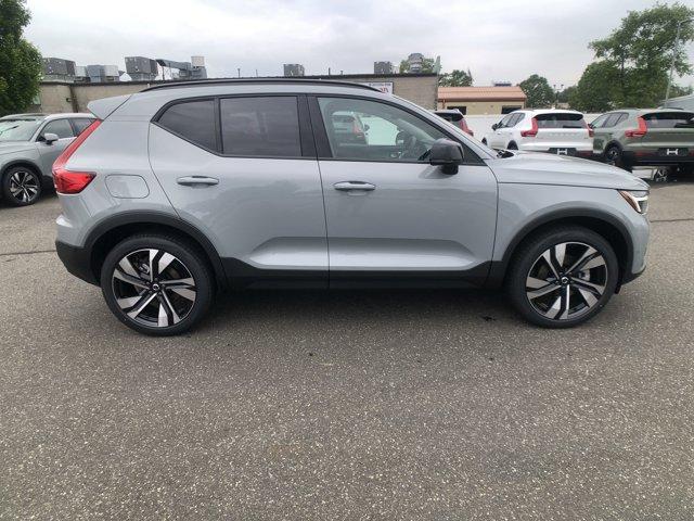 new 2025 Volvo XC40 car, priced at $50,565