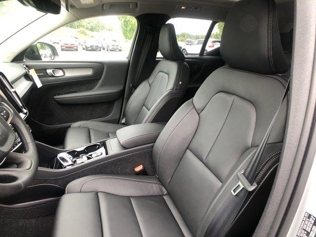 new 2025 Volvo XC40 car, priced at $50,565