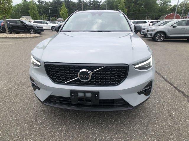 new 2025 Volvo XC40 car, priced at $50,565