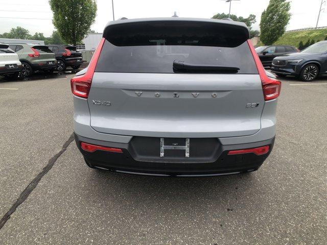new 2025 Volvo XC40 car, priced at $50,565