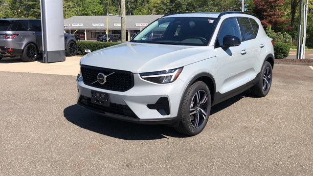 new 2024 Volvo XC40 car, priced at $42,095