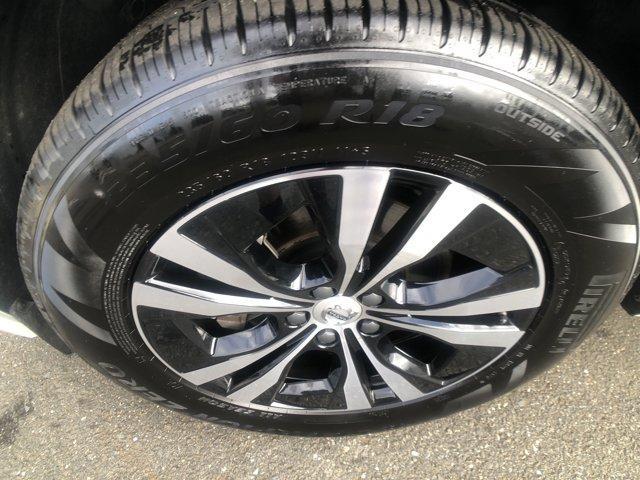 used 2025 Volvo XC60 car, priced at $37,900