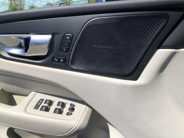used 2022 Volvo XC60 car, priced at $43,595
