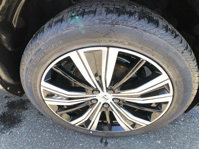 used 2022 Volvo XC60 car, priced at $43,595