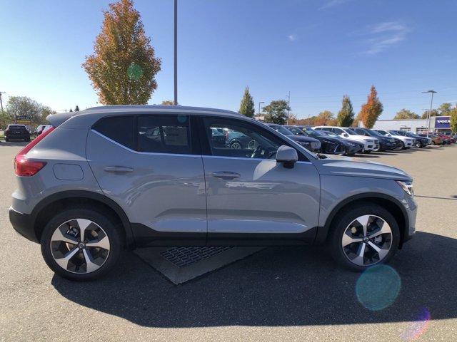 new 2025 Volvo XC40 car, priced at $44,515