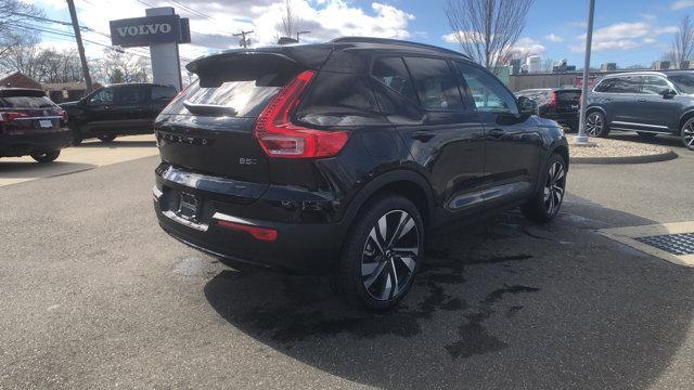 new 2024 Volvo XC40 car, priced at $44,350