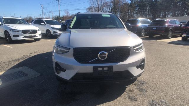 new 2024 Volvo XC40 car, priced at $43,045