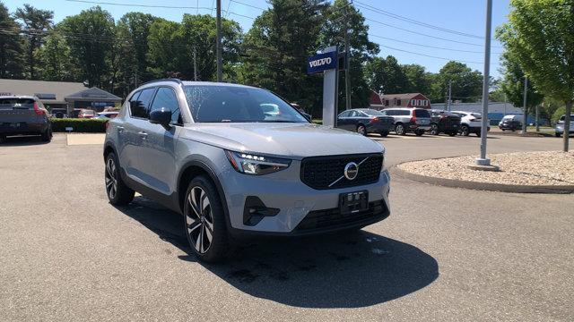 new 2024 Volvo XC40 car, priced at $44,920