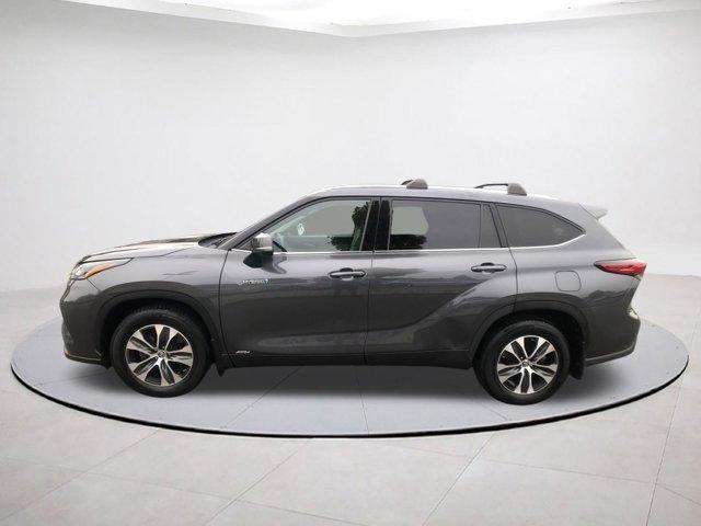 used 2021 Toyota Highlander Hybrid car, priced at $29,395