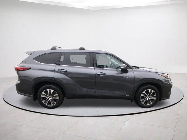 used 2021 Toyota Highlander Hybrid car, priced at $29,395